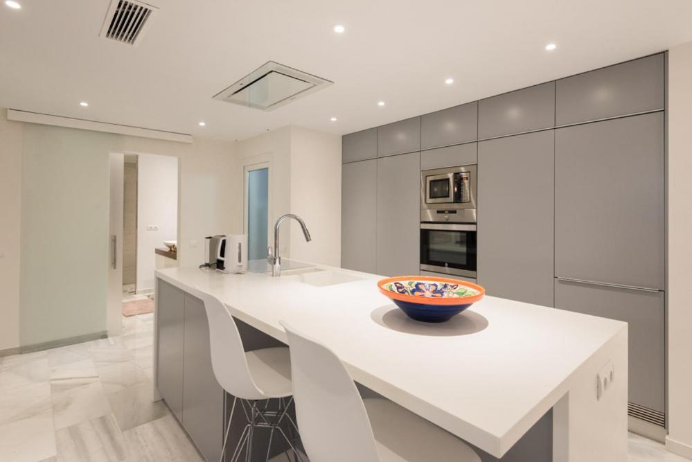 Appartement Playas Del Duque, Puerto Banus, Golf .Playa Y Compras à Marbellac Extérieur photo