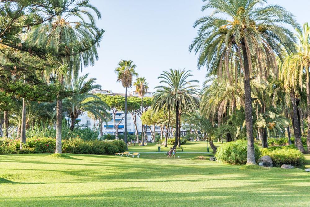 Appartement Playas Del Duque, Puerto Banus, Golf .Playa Y Compras à Marbellac Extérieur photo