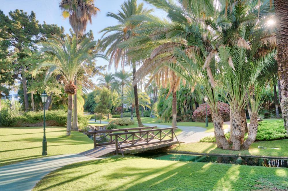 Appartement Playas Del Duque, Puerto Banus, Golf .Playa Y Compras à Marbellac Extérieur photo