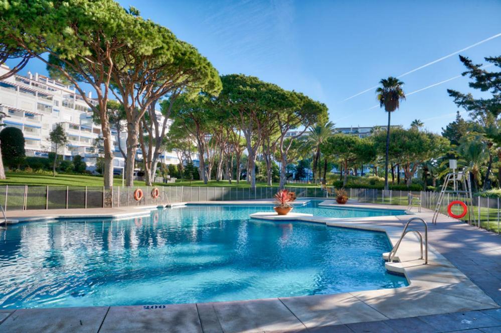 Appartement Playas Del Duque, Puerto Banus, Golf .Playa Y Compras à Marbellac Extérieur photo